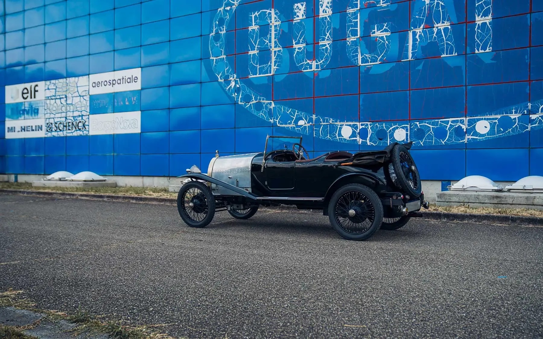 We revive the Italian story of Bugatti