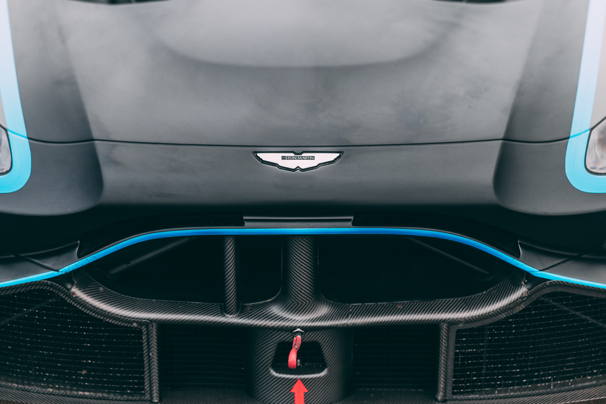 Aston_Martin_V8_Vantage_DTM_Details_For_Sale (51)