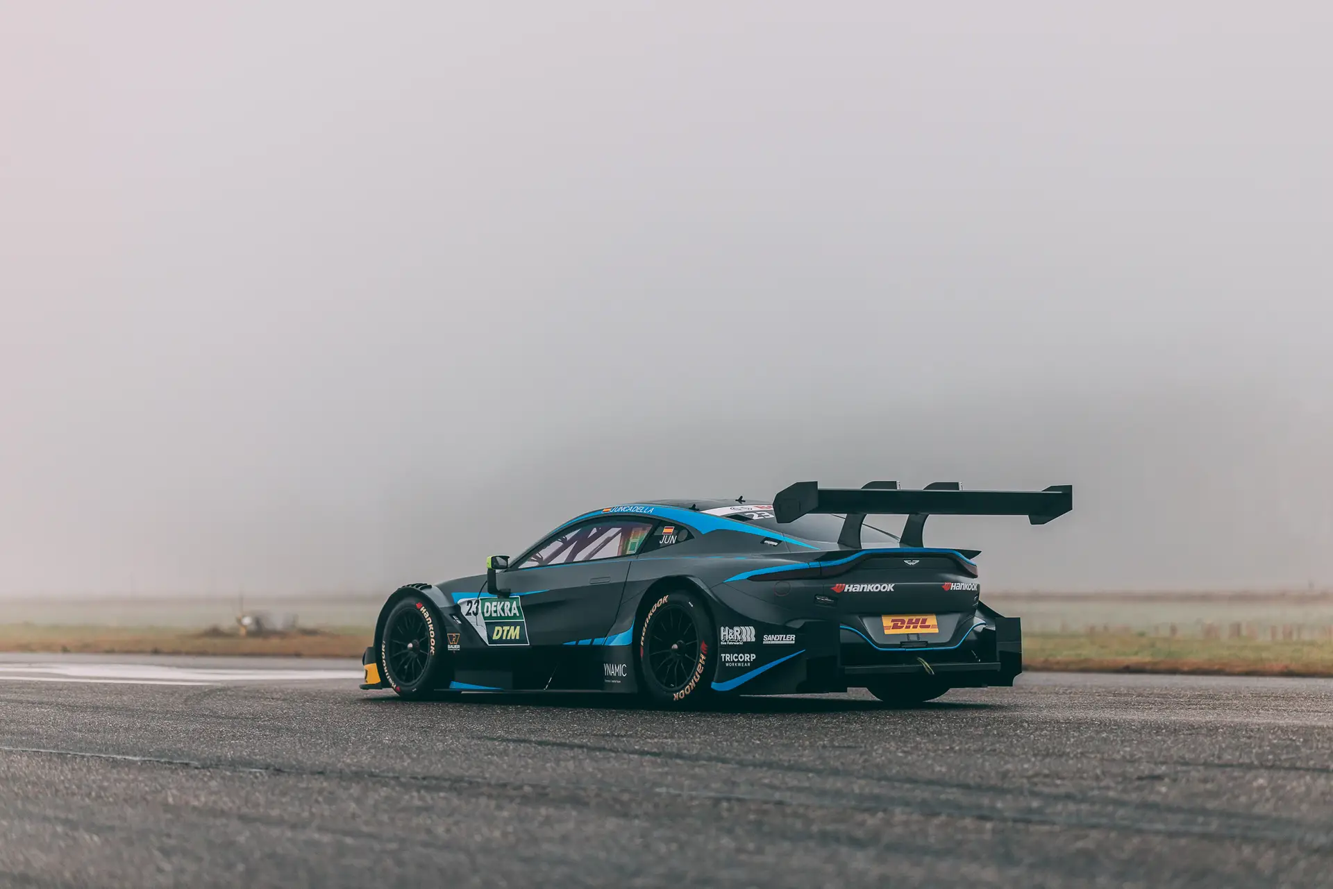 Aston_Martin_V8_Vantage_DTM_Rear_Back_For_Sale (8)