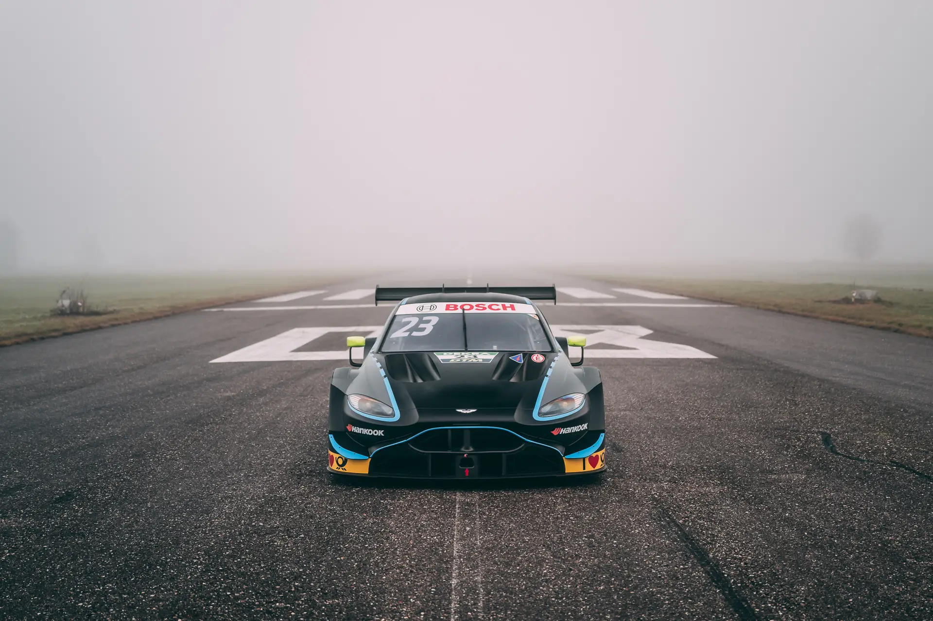 Aston_Martin_V8_Vantage_DTM_front_for_sale (14)